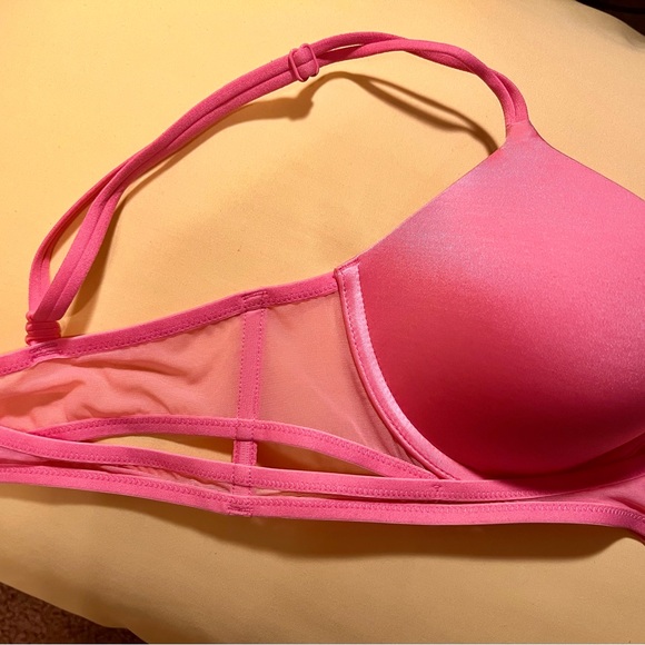 NWT - Victoria’s Secret Very Sexy push up bra.  Size 32C - Picture 2 of 3